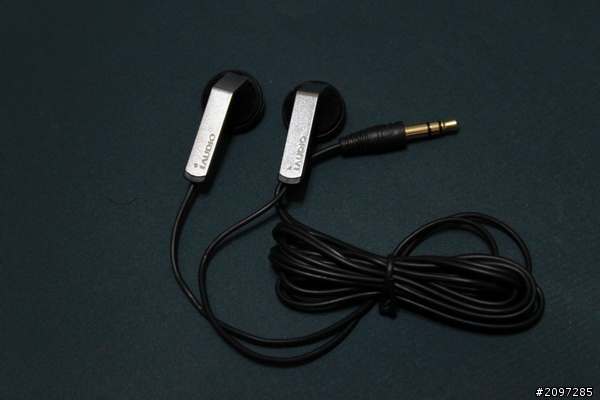 [開箱]iaudio 9 開箱+簡單測試心得