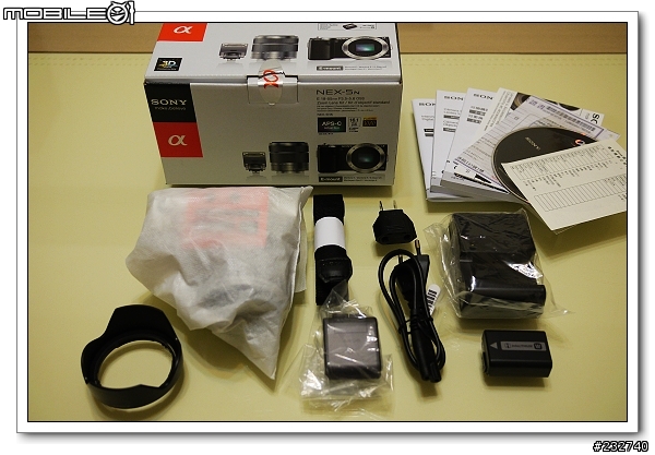 [分享] 白色情人NEX-5N開箱（加映原廠LCS-BBF專用包、GARIZ腕帶＆蓋貼）