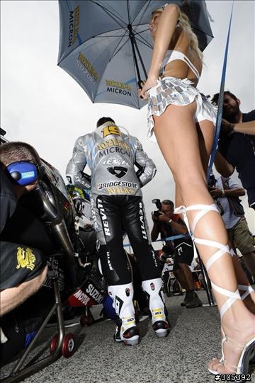 MOTO GP MISANO站 最屌的廠車彩繪 & 最正的妹