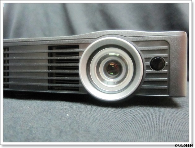 LED 500流明720P高畫質投影機  OPTOMA ML500 ,到手囉!!~開箱文