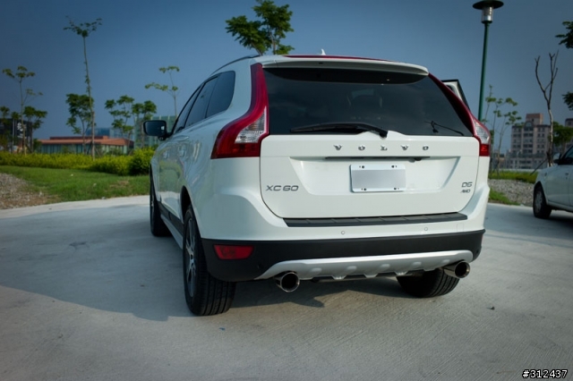 XC60終於裝上R-design配件~補上完裝照片