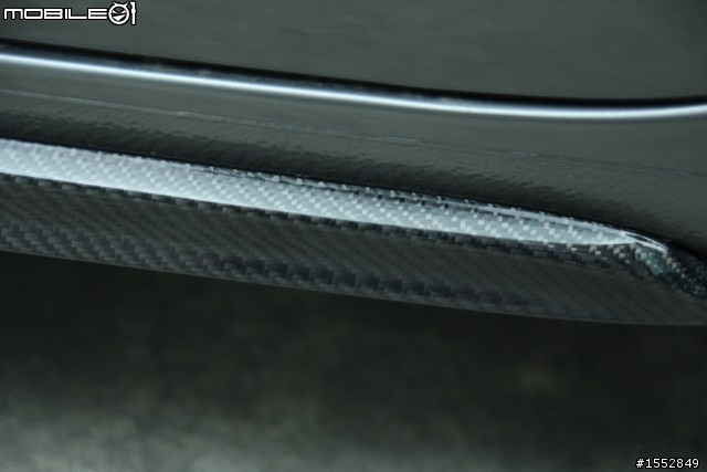 精緻與低調的奢華質感 邁向全車CARBON化 GOLF GTI MK6 [側裙篇]