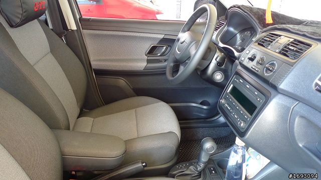 Fabia 1.6小開箱+內外裝照更新