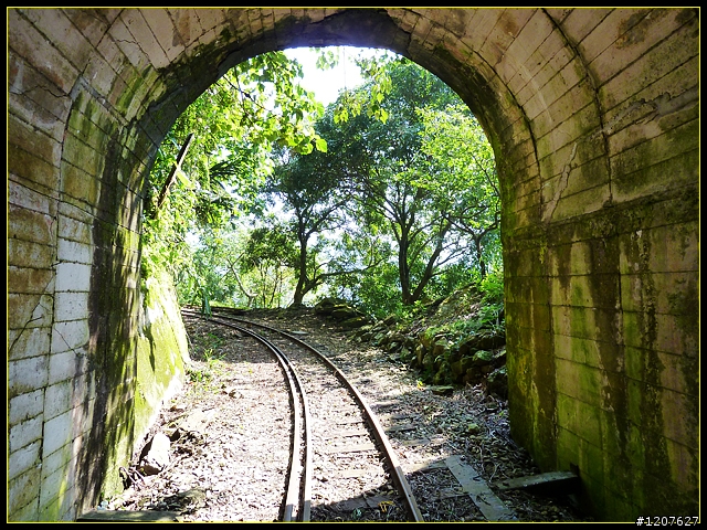 2011.09.11_再入獨立山鐵路隧道，驚見......
