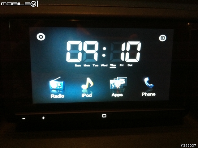 iPod/iPhone車用音響Pionner AppRadio(iPad好像也可以)----------9月2日更新,加入開箱文