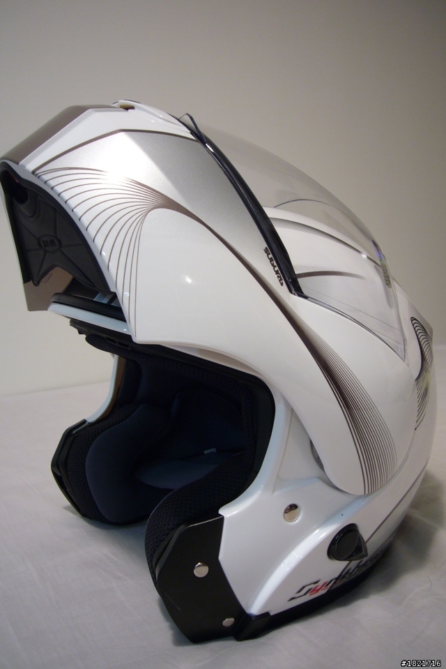 【簡易開箱】Zeus-3000A、SBK Super-R 為安全加分！