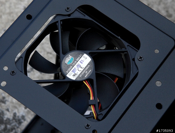 <分享>晚買的福利，新版CM 690II Plus有前置USB3