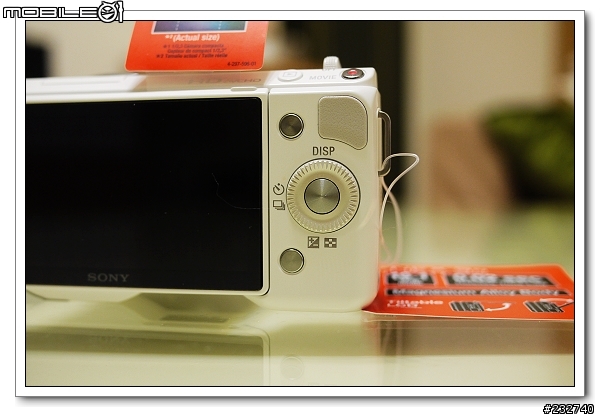 [分享] 白色情人NEX-5N開箱（加映原廠LCS-BBF專用包、GARIZ腕帶＆蓋貼）