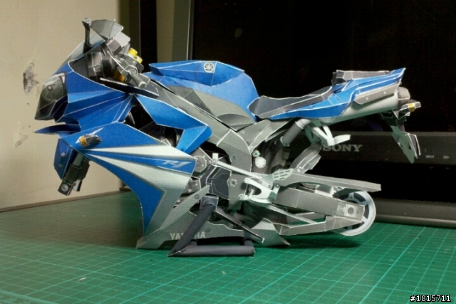 野人獻曝，第一次做紙模─YAMAHA YZF-R1(藍)