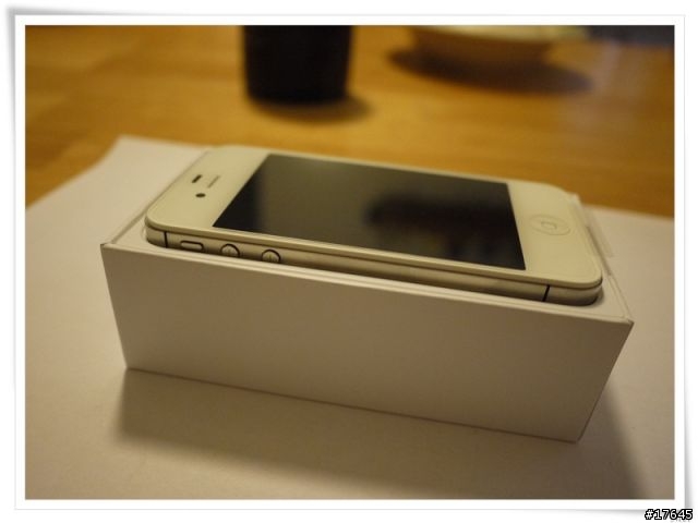 iPhone 4s 開箱+Siri 簡測 (大人vs小孩)