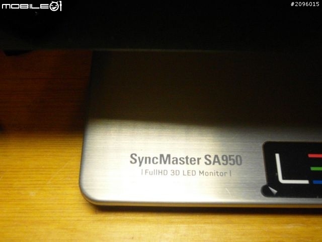 不對稱型不型 - 螢幕界的名模 Samsung SA950