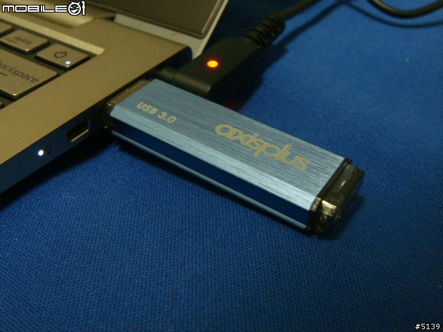[開箱]ASUS Zenbook UX21E 首台11吋的Ultrabook (圖多)