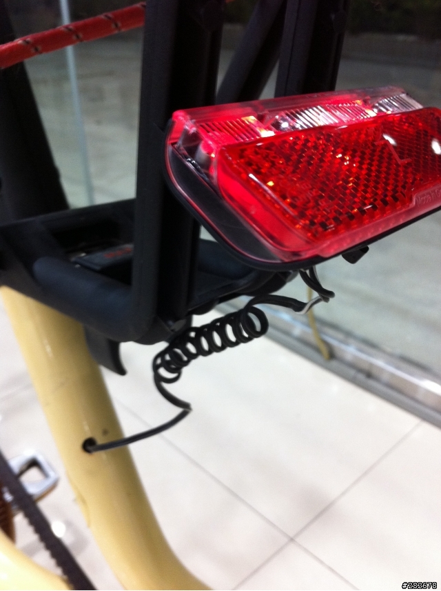 strida 節能減碳，安裝酒瓶式磨電燈