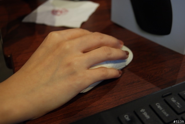 [體驗]多點觸控讓視窗活起來-微軟Touch Mouse