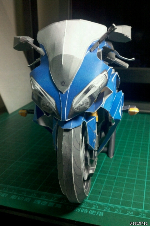 野人獻曝，第一次做紙模─YAMAHA YZF-R1(藍)