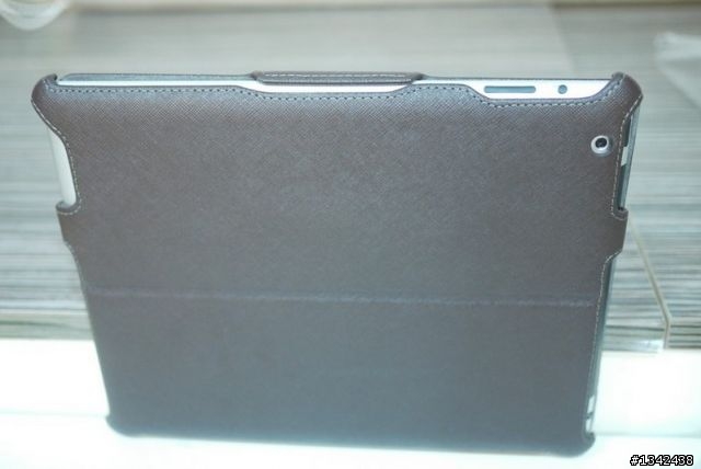 [開箱] 分享滿意度100理想iPad2保護套---Luxa2 iPad 2 Legerity Stand Case  (圖)