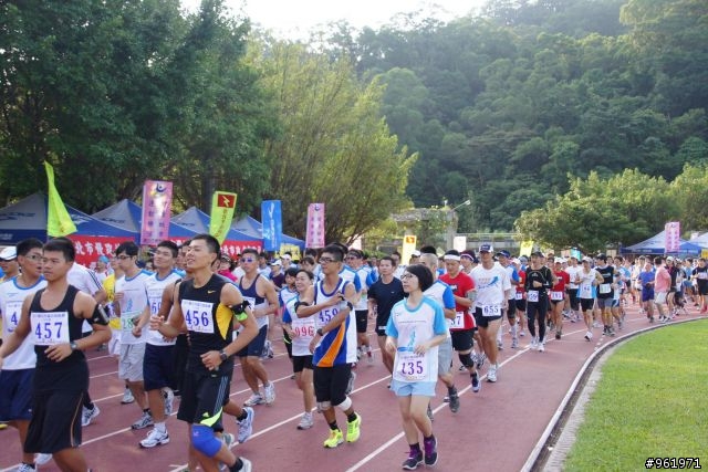 2011貓空路跑隨手拍~有土城財哥您的照片