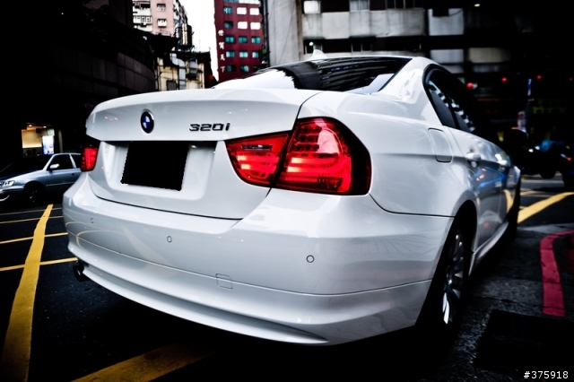 遲來的開箱  BMW e90 320I