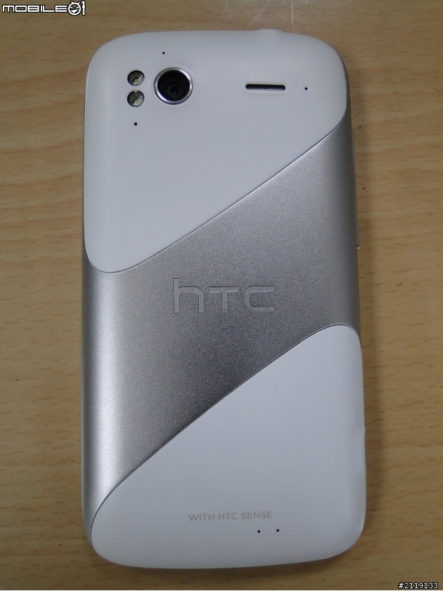 第一次開箱PO文htc 白色感動機殼