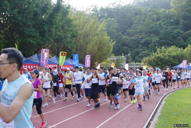 2011貓空路跑隨手拍~有土城財哥您的照片
