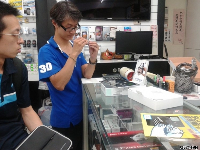 光華Tab體驗屋的尹恩讓我淪陷了!!入手Tab8.9 3G版啦！