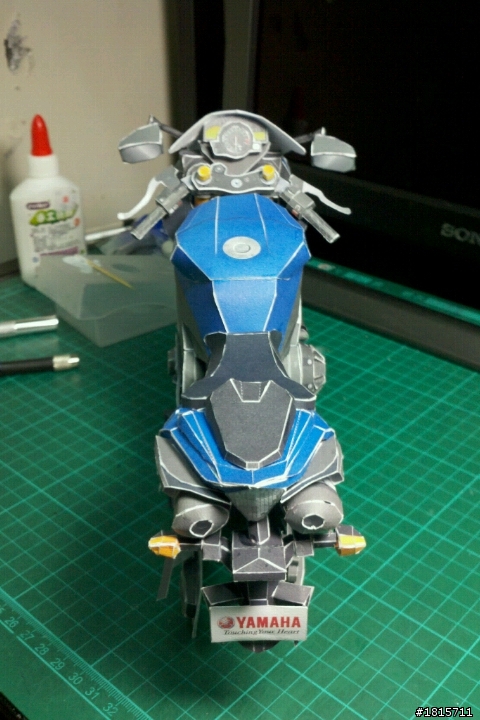 野人獻曝，第一次做紙模─YAMAHA YZF-R1(藍)