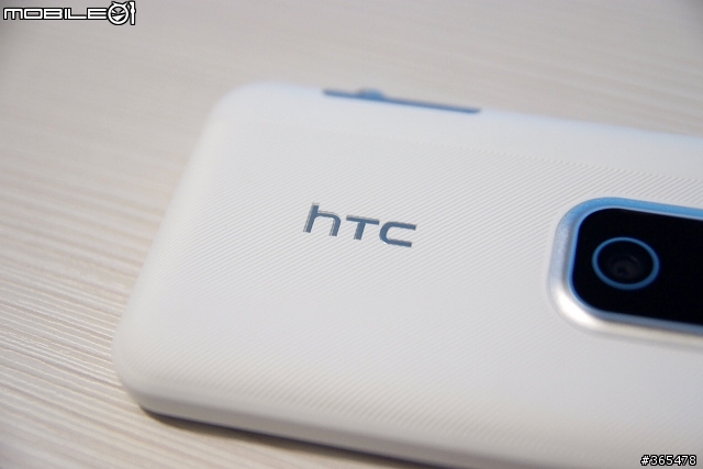 [開箱]全台第一支白色HTC EVO 3D...亞太電信