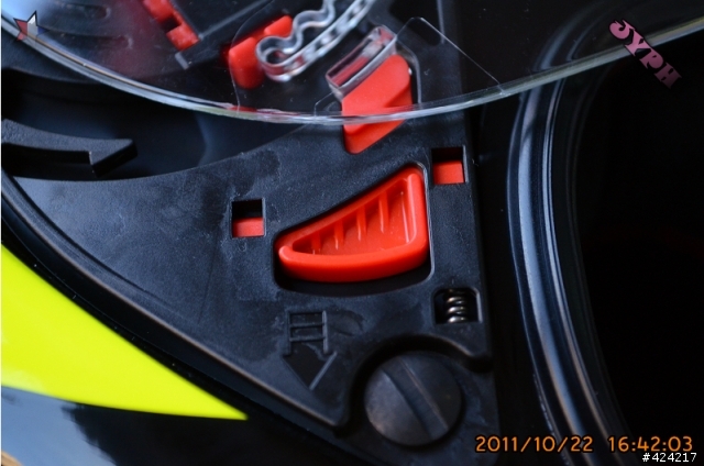 [開箱]首發第二頂AGV GP-TECH Rossi Winter Test 2010 冬季測試帽