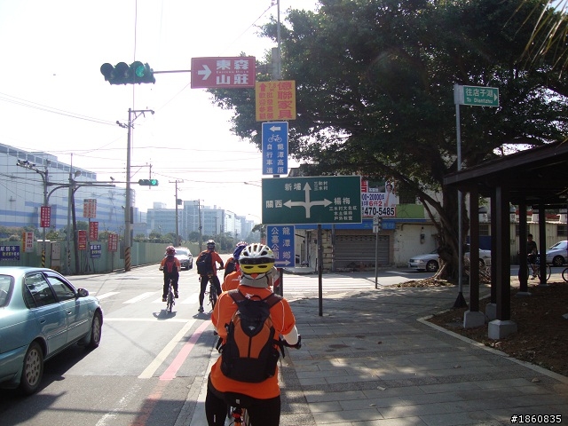 2011.10.29新埔柿子紅了~~曬成乾囉~~~