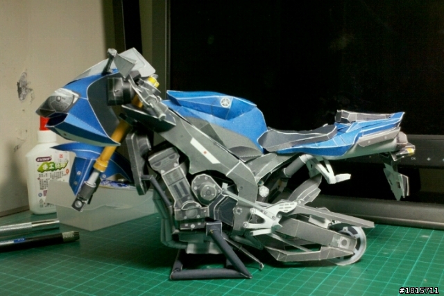 野人獻曝，第一次做紙模─YAMAHA YZF-R1(藍)