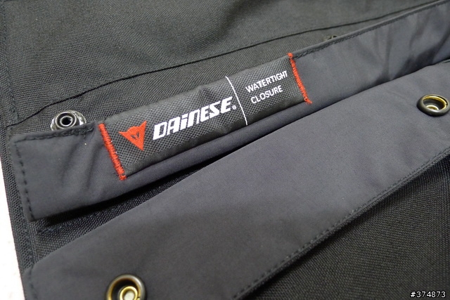 開箱-DAINESE G. XANTUM D-DRY 冬季防寒防摔衣