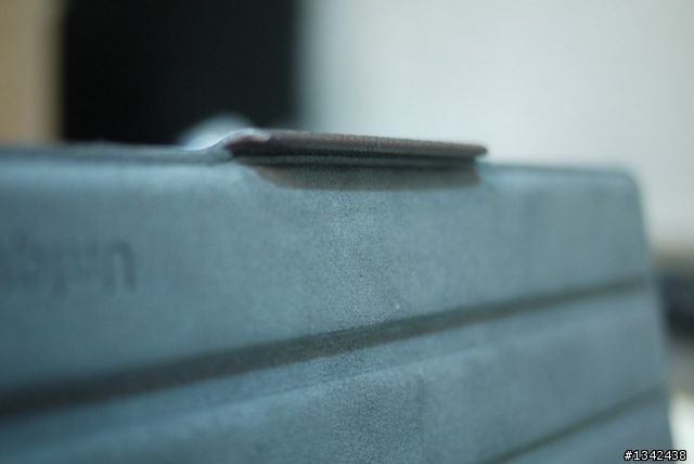 [開箱] 分享滿意度100理想iPad2保護套---Luxa2 iPad 2 Legerity Stand Case  (圖)