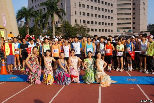 2011貓空路跑隨手拍~有土城財哥您的照片
