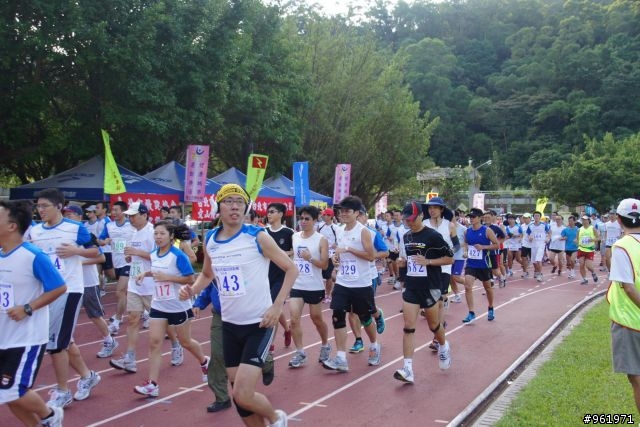 2011貓空路跑隨手拍~有土城財哥您的照片
