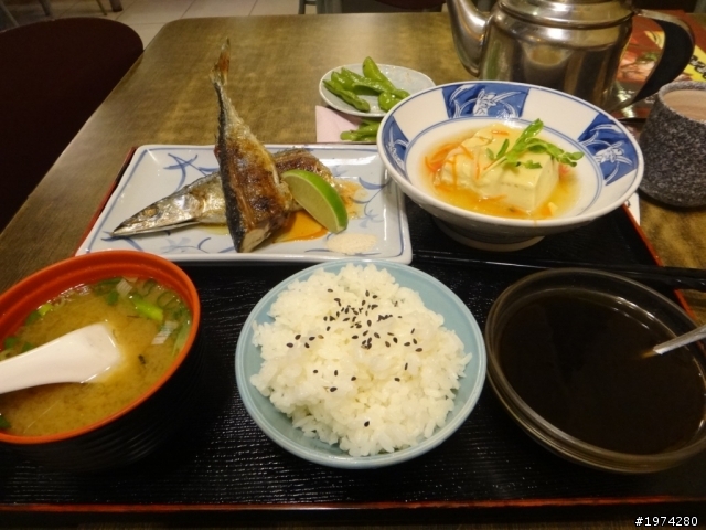 (中和) 巷弄裡的日式定食