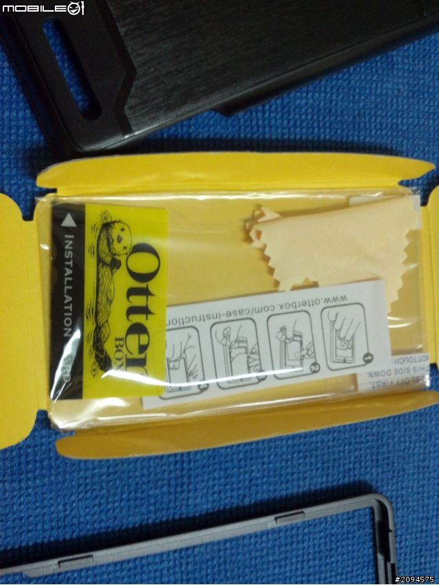 ME863/milestone3開箱-[10/21]補上otterbox硬殼開箱與實裝圖