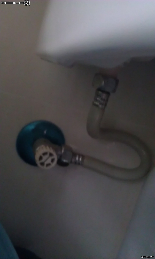 (居家DIY)崁燈與馬桶進水管-如何更換