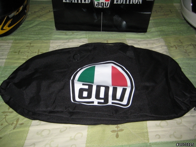開箱文-AGV GP-TECH Faces Rossi Replica