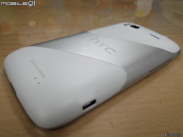 第一次開箱PO文htc 白色感動機殼