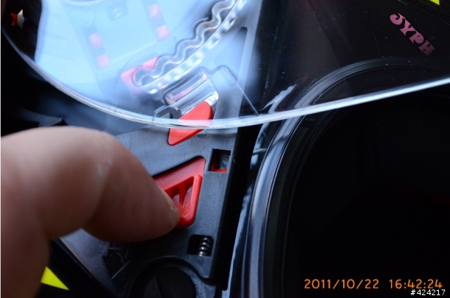 [開箱]首發第二頂AGV GP-TECH Rossi Winter Test 2010 冬季測試帽