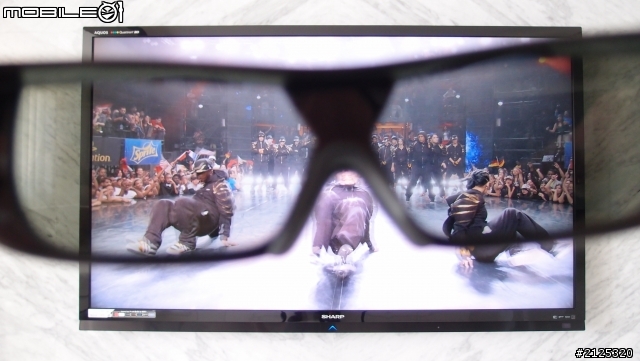 直下式 70 吋 3D  SHARP LC-70LE735U  不專業開箱文