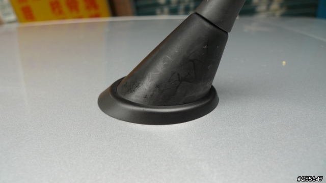 福斯車系，天線底(膠)座維修(龜裂/老化/消失的都請進)。