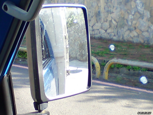 高2.8M的廂型小貨車視線死角該如何排除