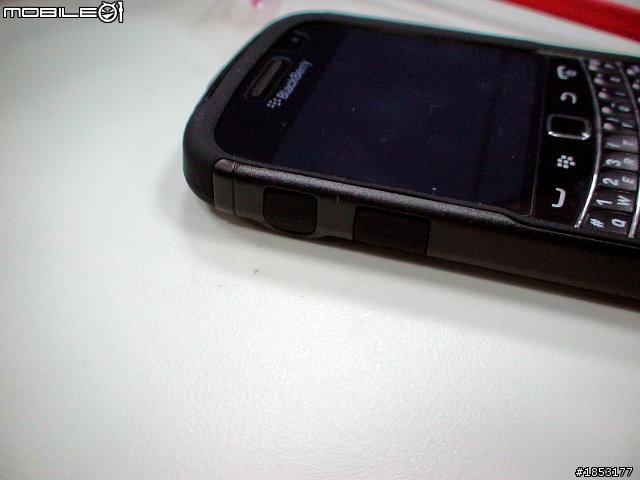 [開箱]Blackberry Bold 9900 Otterbox Commuter