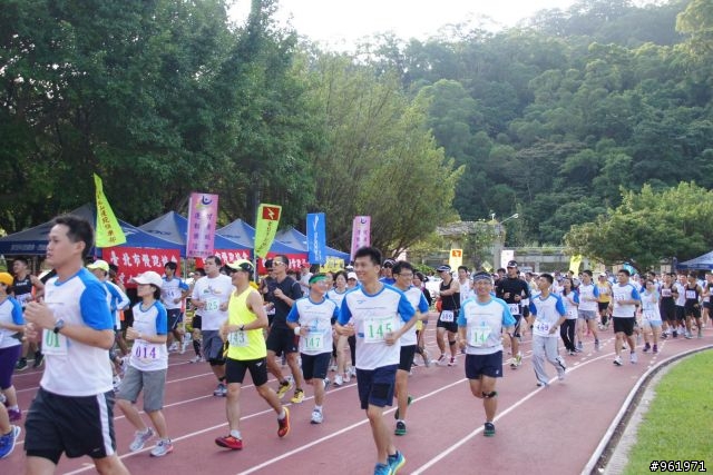 2011貓空路跑隨手拍~有土城財哥您的照片