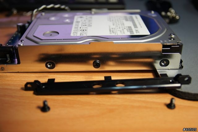 [開箱] Hitachi XL3000 3TB 更新「開殼」教學
