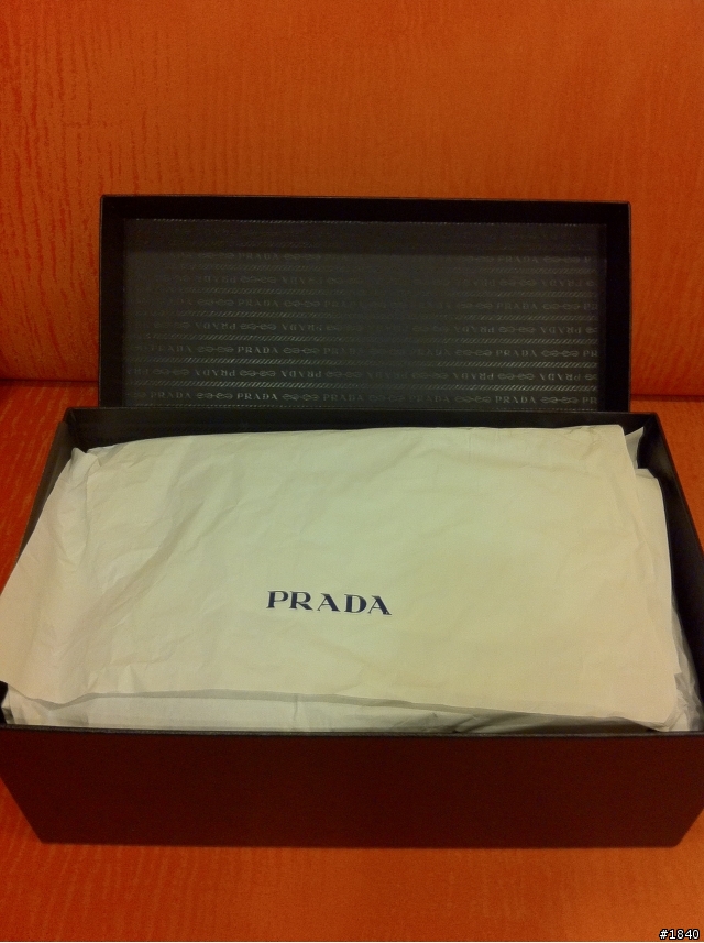 『開箱』PRADA厚底雕花德比鞋