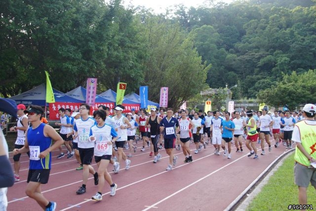 2011貓空路跑隨手拍~有土城財哥您的照片