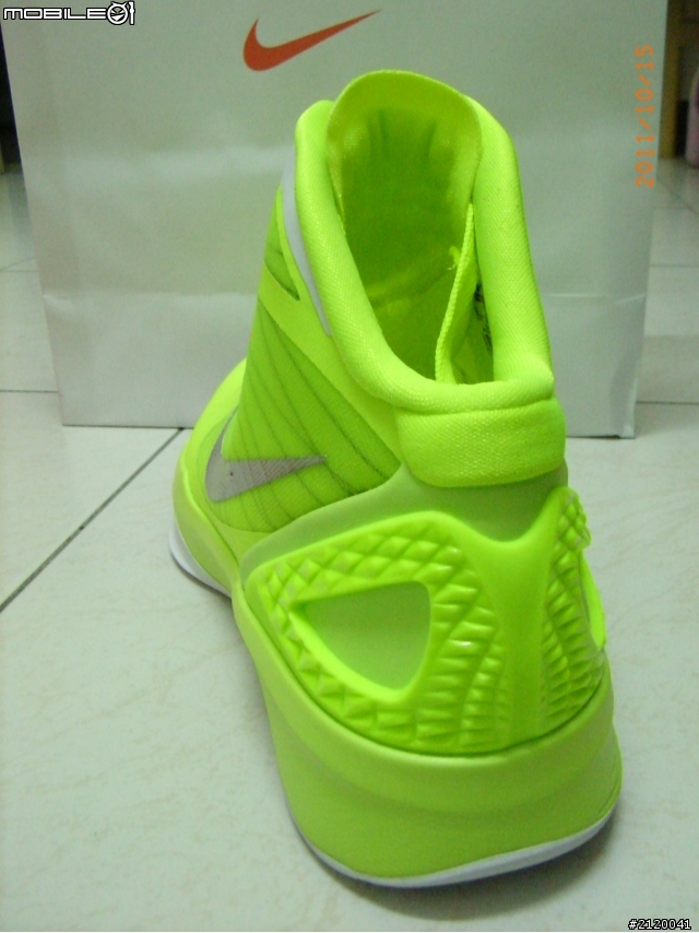 [簡單開箱文]NIKE Hyperdunk 2011 螢光綠