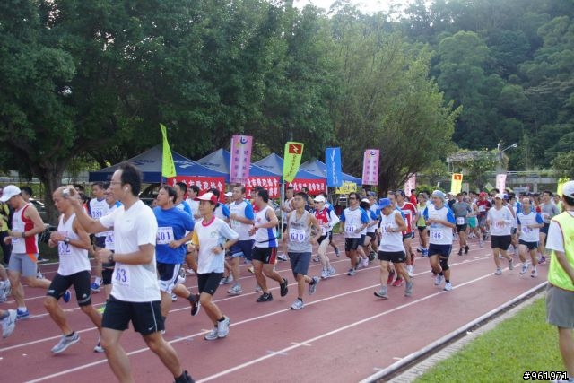 2011貓空路跑隨手拍~有土城財哥您的照片